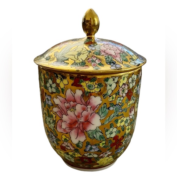 Vintage Chinese Porcelain Covered Tea Cup - Picture 5 of 10